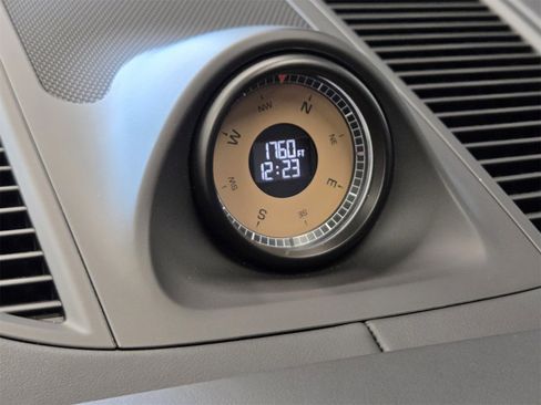 Used 2024 Porsche Macan image 22