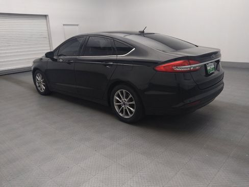 Used 2017 Ford Fusion SE w/ Fusion SE Technology Package image 3