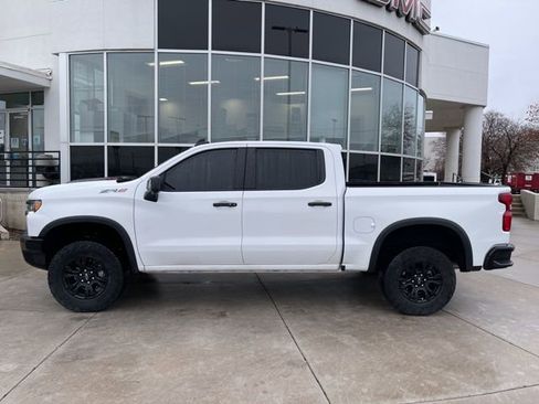 Used 2023 Chevrolet Silverado 1500 ZR2 w/ Technology Package image 4