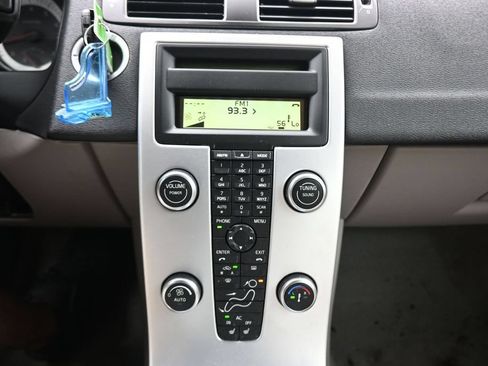 Used 2011 Volvo C70 T5 FWD image 17