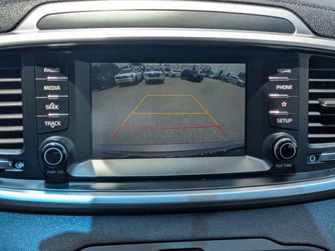 Used 2020 Kia Sorento AWD V6 image 28