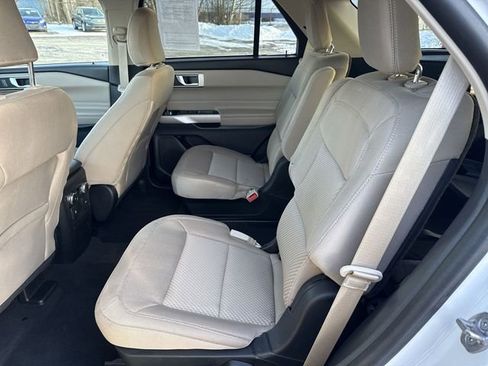 Used 2022 Ford Explorer XLT image 24