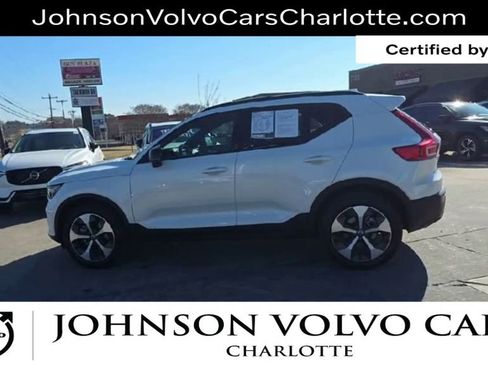 Certified 2025 Volvo XC40 B5 Plus image 6