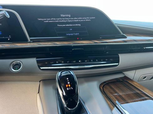 Used 2024 Cadillac Escalade Sport Platinum w/ Heavy-Duty Trailer Package AWD/4WD image 30