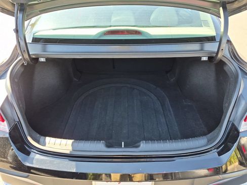 Used 2025 Hyundai Elantra SEL FWD image 29