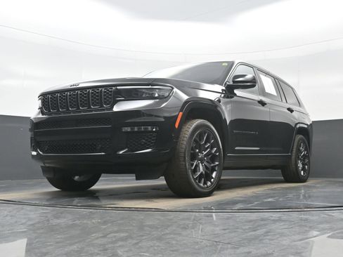 Used 2025 Jeep Grand Cherokee L Summit image 27