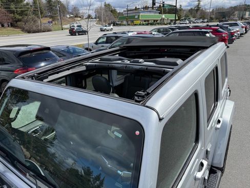 Used 2024 Jeep Wrangler High Altitude image 27