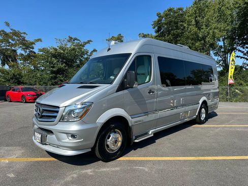 Used 2016 Mercedes-Benz Sprinter 3500 image 8