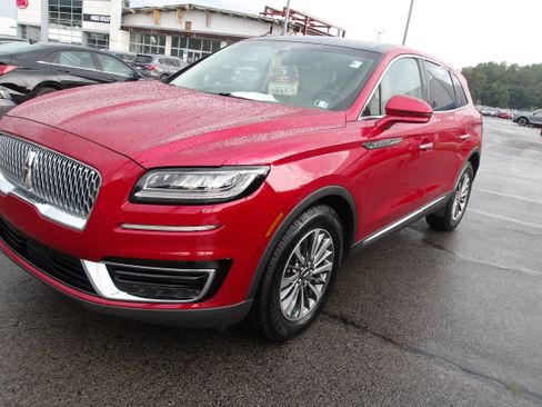 Used 2020 Lincoln Nautilus Reserve w/ Cargo Utility Package AWD/4WD image 3