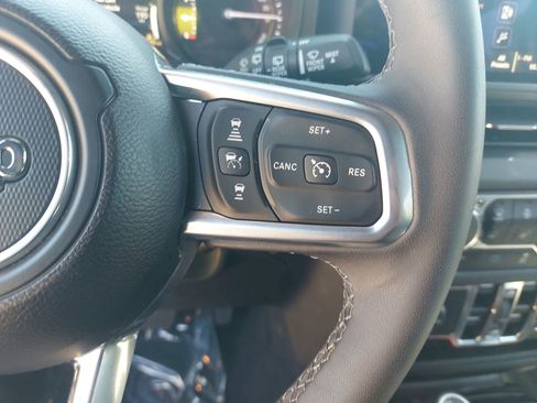 Used 2025 Jeep Wrangler Unlimited Sahara w/ Safety Group AWD/4WD image 19