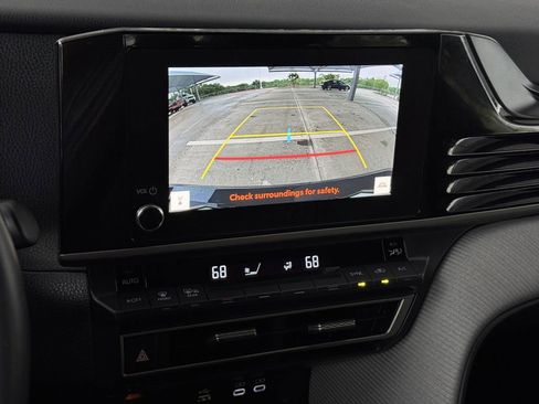 Used 2025 Toyota Camry SE FWD image 19