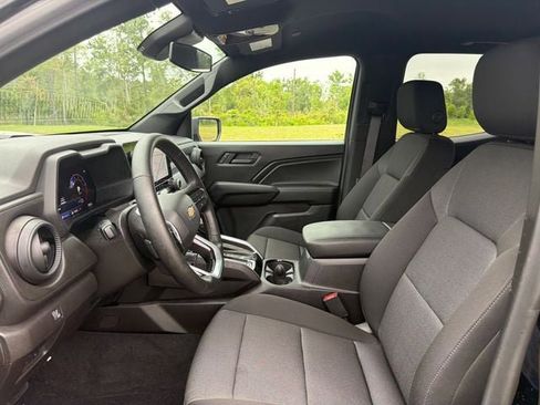 Used 2026 Chevrolet Colorado W/T w/ WT Custom Package RWD image 9