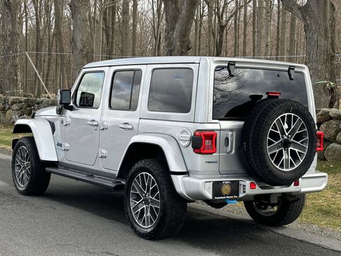 Used 2024 Jeep Wrangler High Altitude AWD/4WD image 16