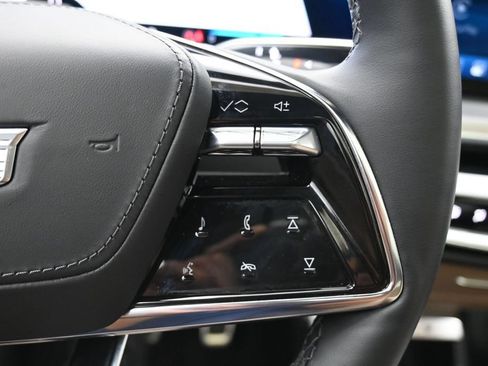 Used 2026 Cadillac Lyriq Signature Luxury AWD/4WD image 15