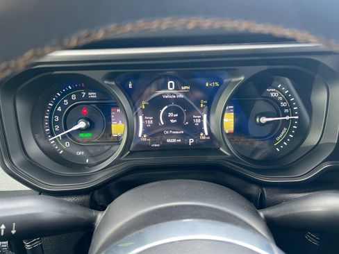 Used 2024 Jeep Wrangler Unlimited Sahara AWD/4WD image 27