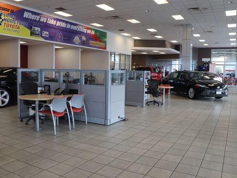 Used 2022 RAM 1500 Laramie image 36