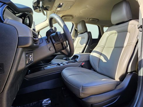 New 2026 Lincoln Corsair Premiere image 12