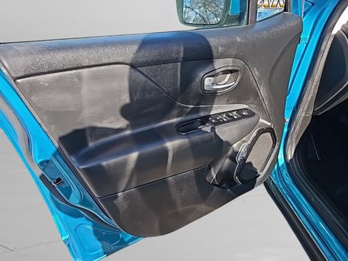 Used 2020 Jeep Renegade Altitude image 17