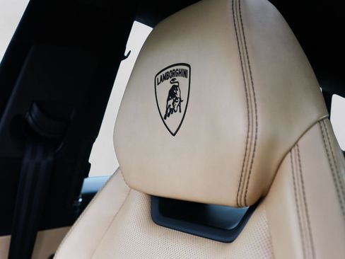 Used 2019 Lamborghini Urus AWD/4WD image 20