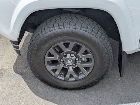 Certified 2022 Toyota Tacoma SR5 image 27