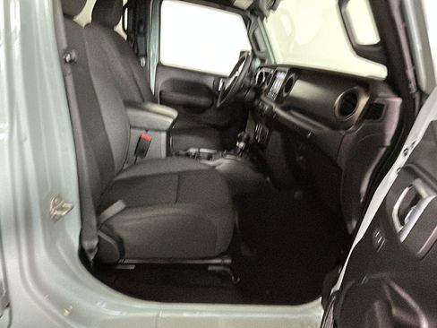 Used 2023 Jeep Wrangler Unlimited w/ Cold Weather Group AWD/4WD image 29