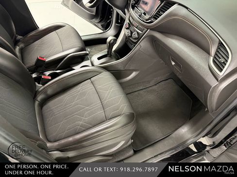 Used 2020 Chevrolet Trax LT w/ Redline Edition FWD image 44