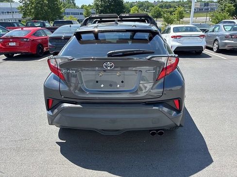 Used 2021 Toyota C-HR XLE FWD image 12