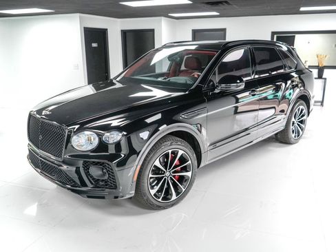 Used 2022 Bentley Bentayga AWD/4WD image 2