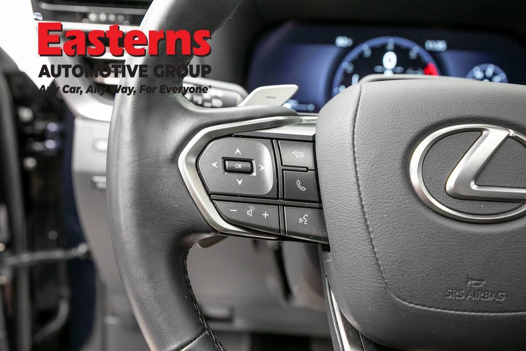 Used 2025 Lexus GX 550 w/ Accessory Package (2T) AWD/4WD image 17