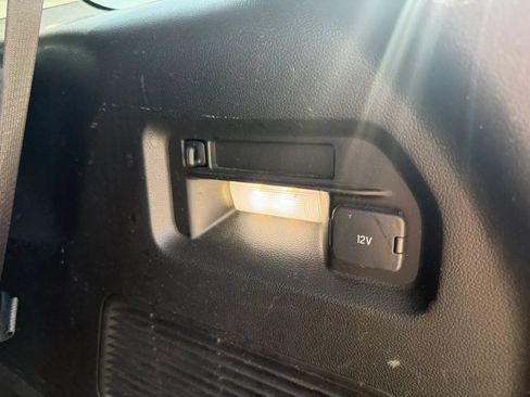 Used 2021 Ford Explorer XLT w/ Equipment Group 202A RWD image 12