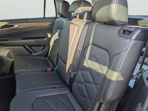 New 2026 Volkswagen Atlas SE FWD image 17