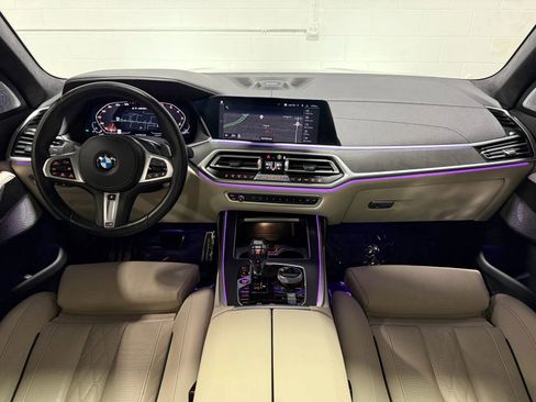 Used 2021 BMW X7 M50i w/ Dynamic Handling Package AWD/4WD image 24