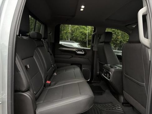 Used 2025 Chevrolet Silverado 1500 LTZ w/ LTZ Convenience Package II AWD/4WD image 15