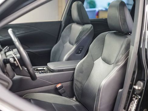 Used 2024 Lexus RX 450h Luxury w/ Convenience Package image 18