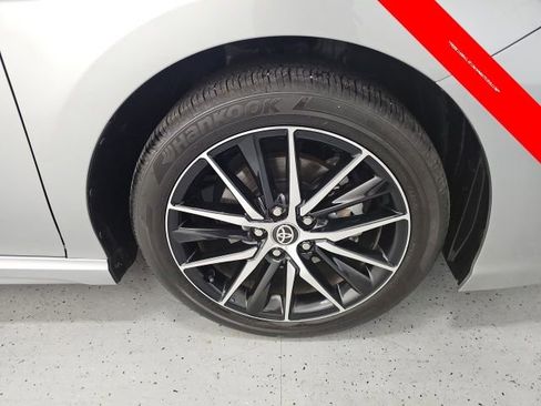Used 2021 Toyota Camry SE w/ Cold Weather Package AWD/4WD image 9