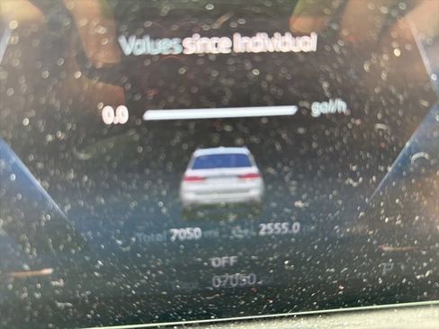 Used 2024 BMW X7 xDrive40i image 2