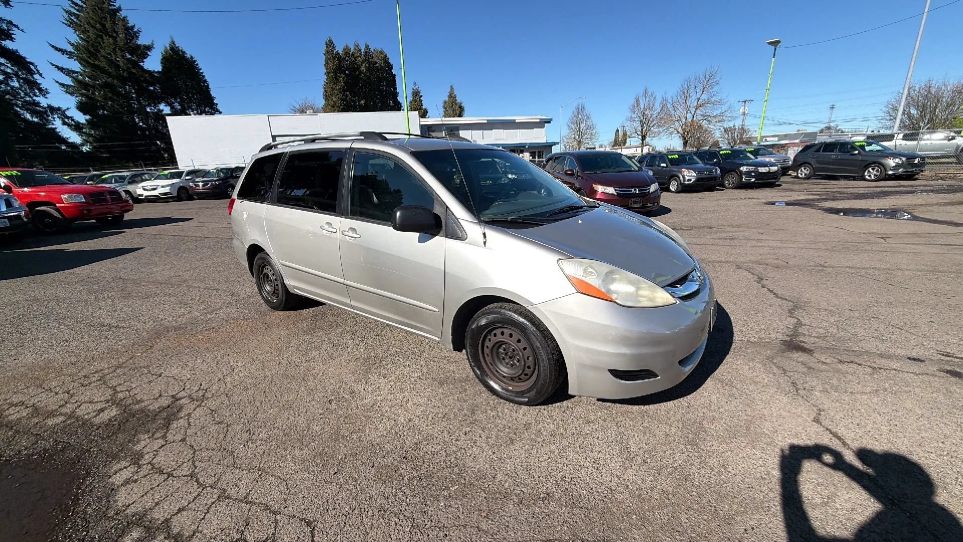 Used 2008 Toyota Sienna CE FWD image 2