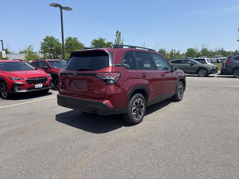 Used 2025 Subaru Forester Premium AWD/4WD image 4