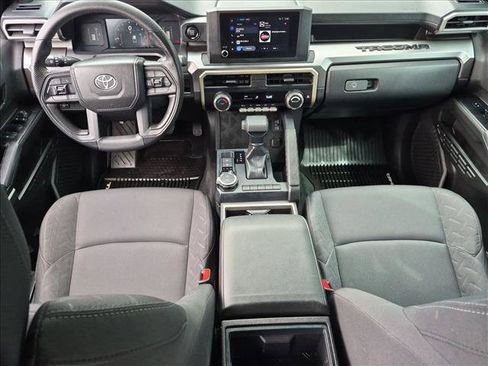 Used 2025 Toyota Tacoma SR5 AWD/4WD image 23