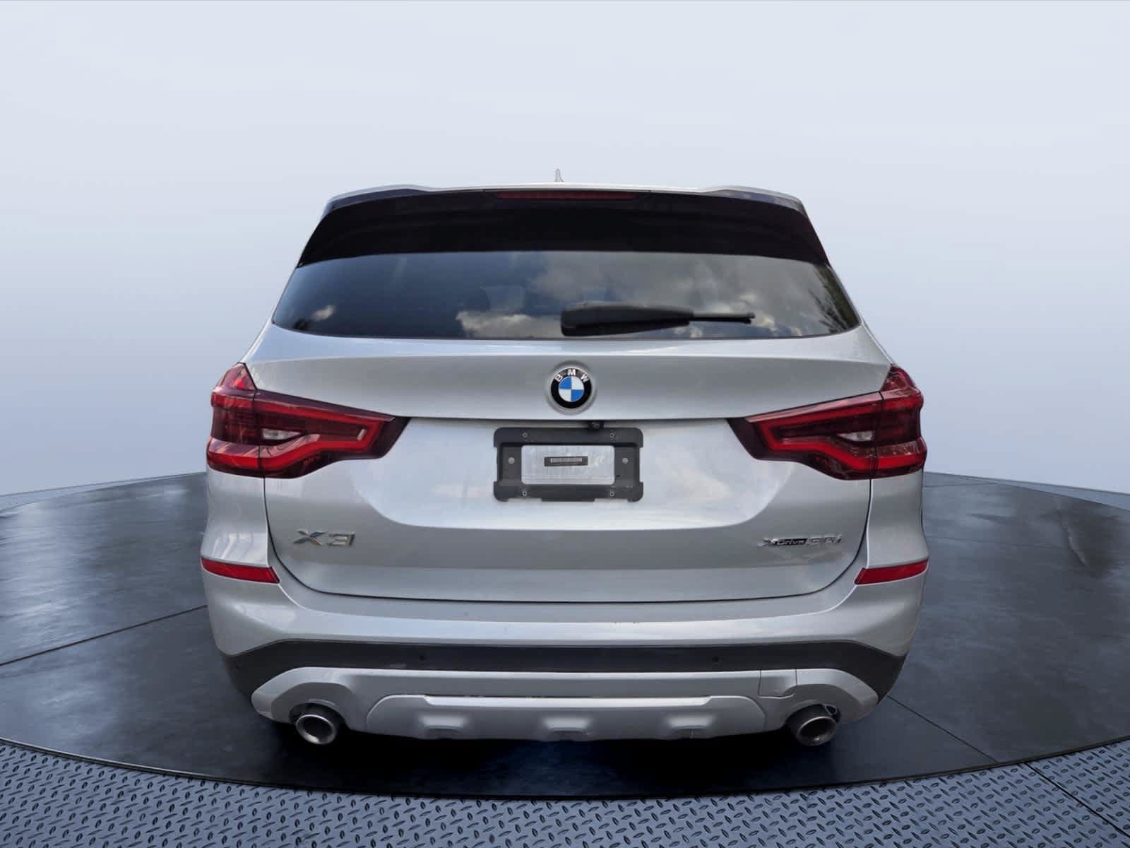 Used 2018 BMW X3 xDrive30i w/ Convenience Package AWD/4WD image 3