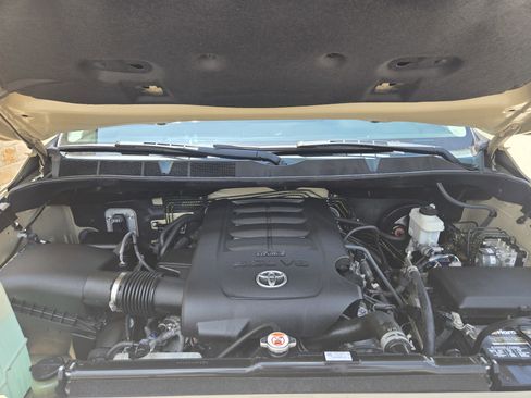 Used 2019 Toyota Tundra SR5 w/ SR5 Upgrade Package RWD image 15
