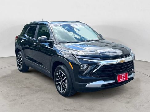 Used 2025 Chevrolet TrailBlazer LT AWD/4WD image 7
