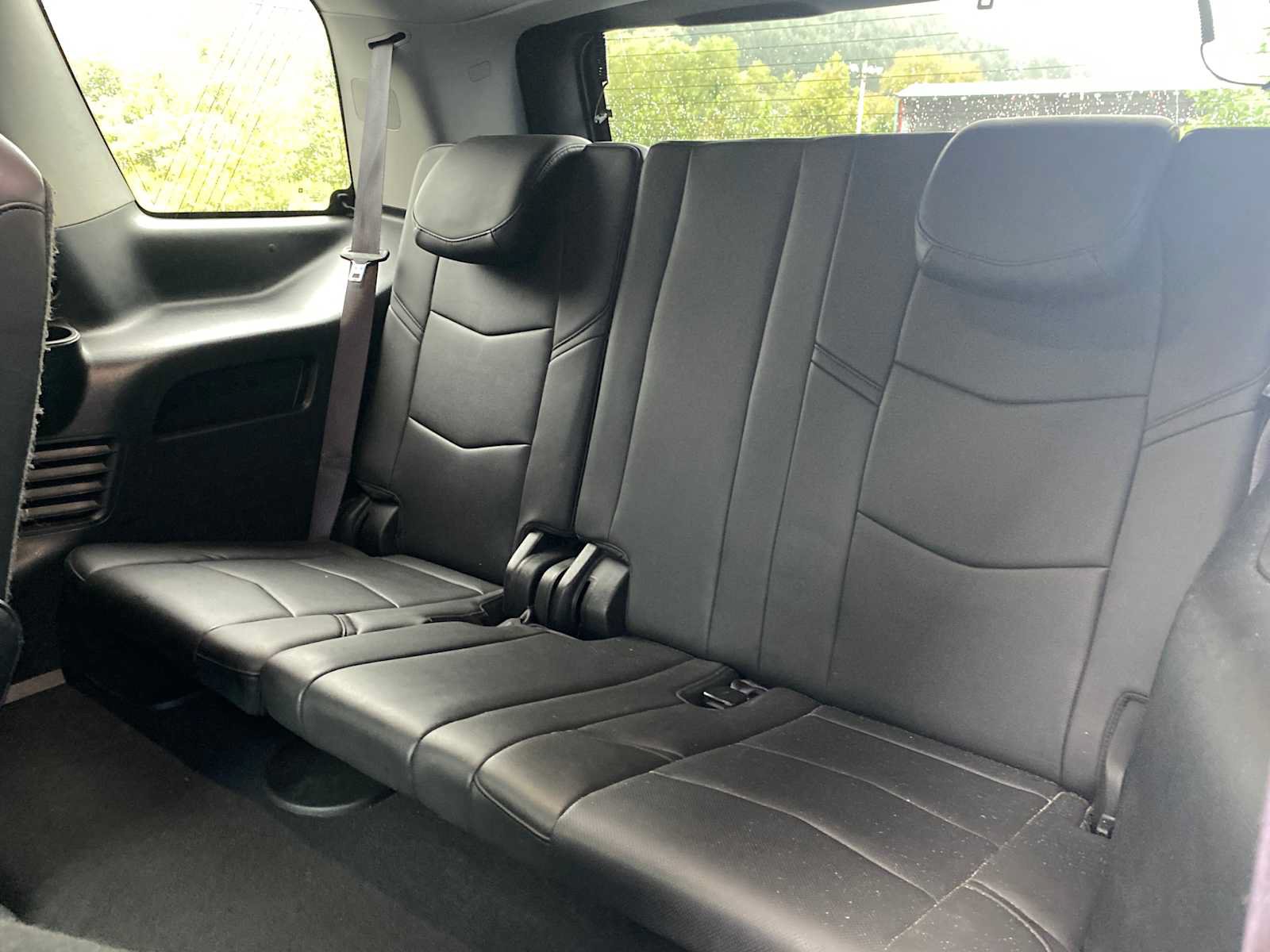 Used 2017 Cadillac Escalade Luxury AWD/4WD image 11