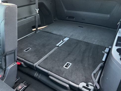 Used 2025 Volkswagen Atlas SE image 17