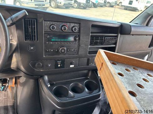 Used 2016 Chevrolet Express 2500 RWD image 19