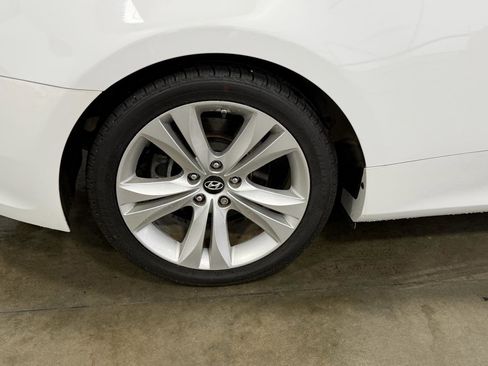 Used 2012 Hyundai Genesis 2.0T Premium RWD image 36
