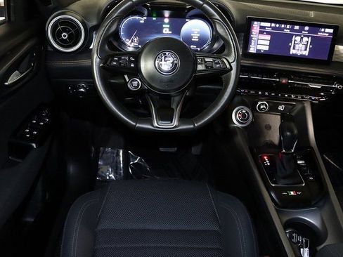 Used 2024 Alfa Romeo Tonale Ti image 3