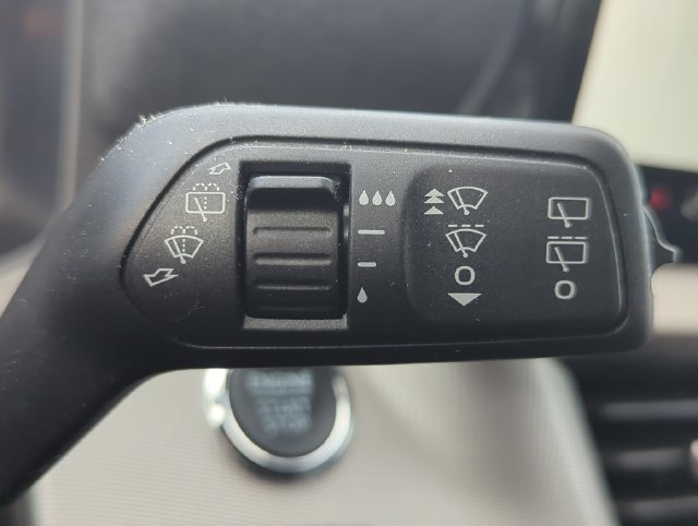 Used 2025 Ford Explorer Active w/ Active Comfort Package AWD/4WD image 30
