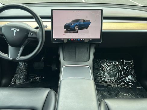 Used 2023 Tesla Model Y Long Range AWD/4WD image 9
