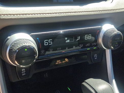 Used 2024 Toyota RAV4 XLE w/ Convenience Package FWD image 16